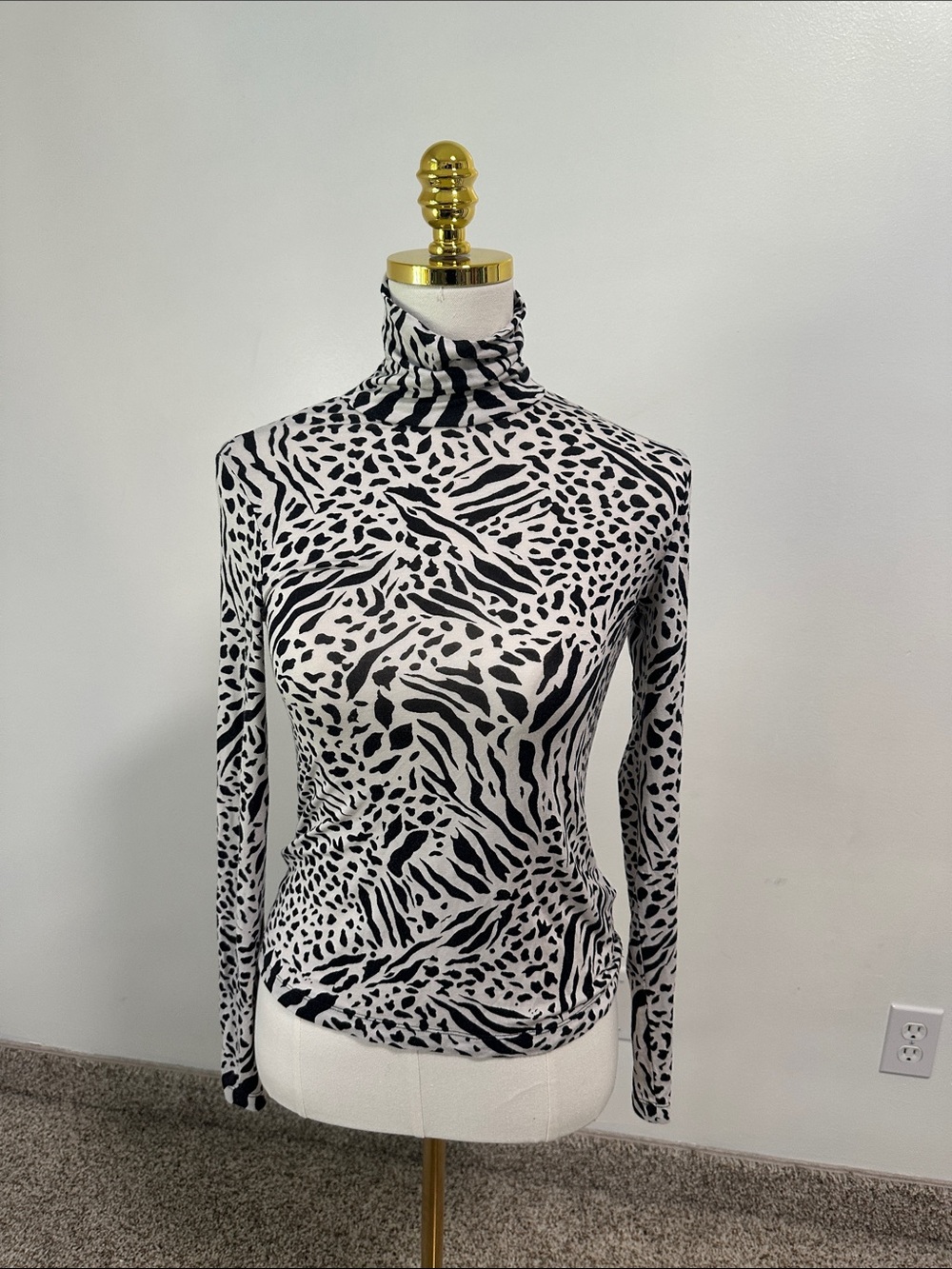🧁 H&M Turtleneck Shirt
